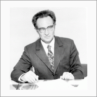 1975 Академик Н.Н. Ворожцов в связи с болезнью оставил пост директора Института.Чл.-корр. В.П. Мамаев назначен директором Института.